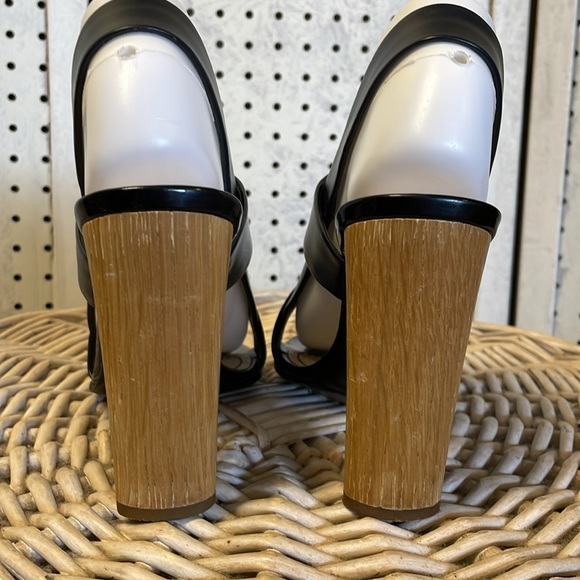 YVES SAINT LAURENT - Picture 4 of 10